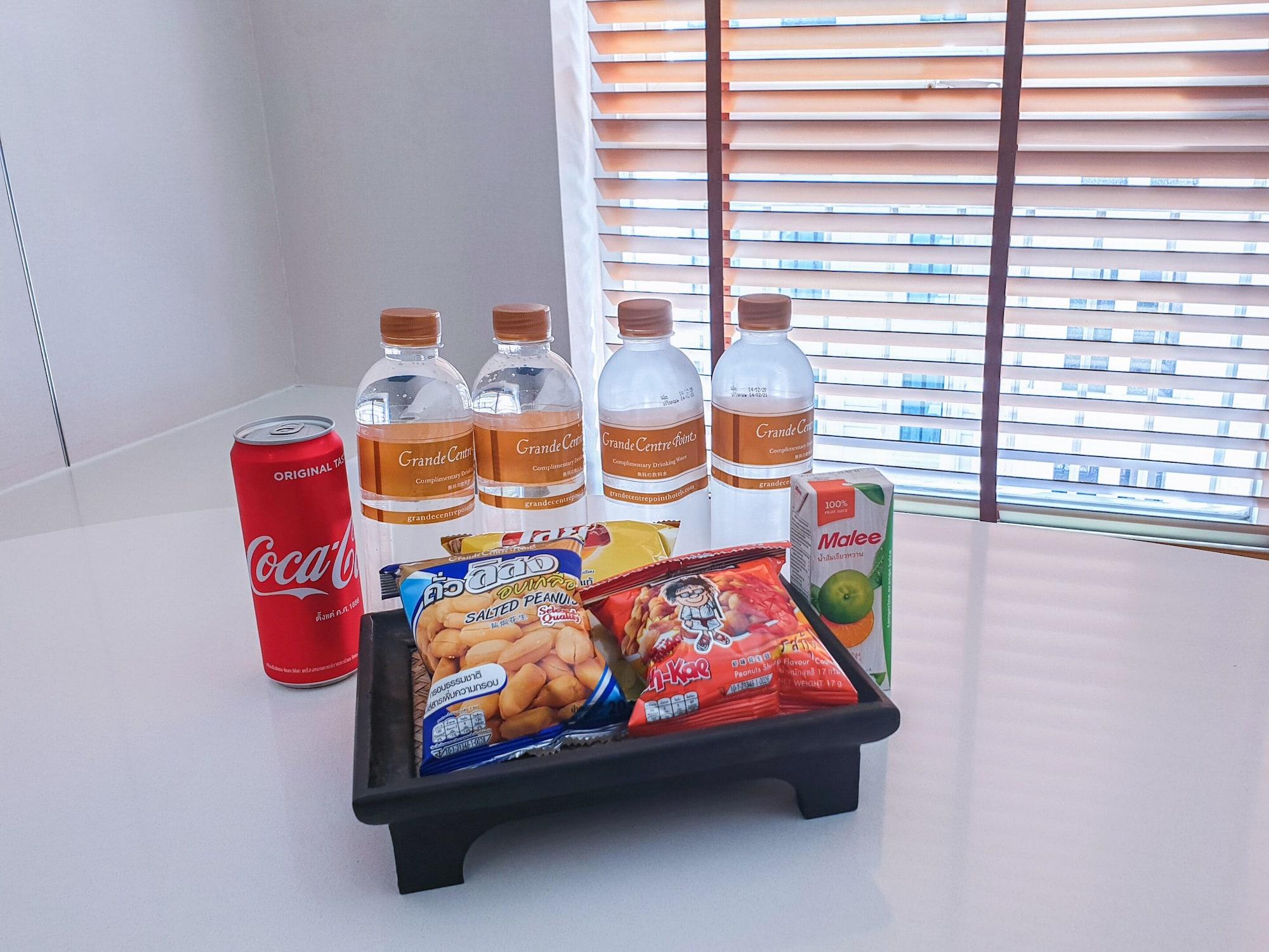 Grande Centre Point Ploenchit Hotel Bangkok Exterior photo A room amenity tray